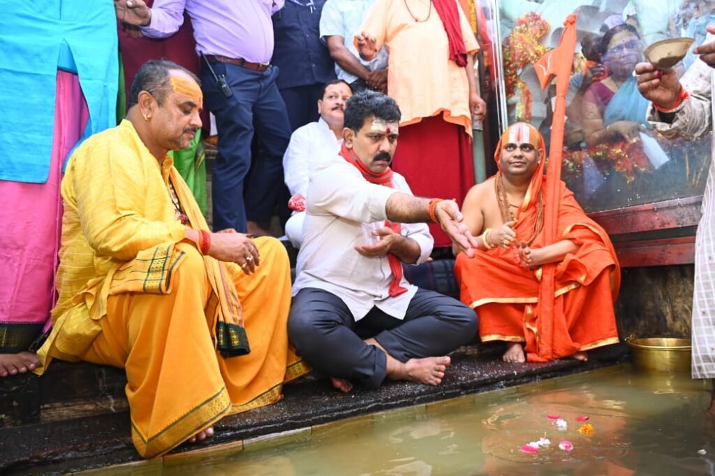 छत्तीसगढ़ के श्रद्धालुओं को अमरकंटक में बड़ी सौगात : उपमुख्यमंत्री विजय शर्मा के प्रयासों से मिलेगी 5 एकड़ भूमि, आबंटन की प्रक्रिया शुरू