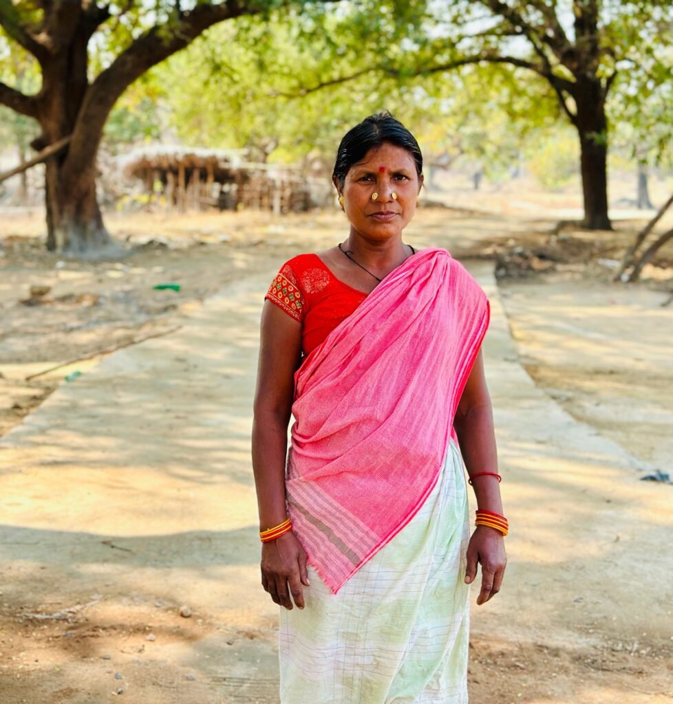 छत्तीसगढ़ के प्रथम नक्सल सदस्य मुक्त पंचायत बड़ेसेट्टी में मिली पीएम मोदी की फैन, कहा- हमारे लिए भेजा है महतारी वंदन की राशि