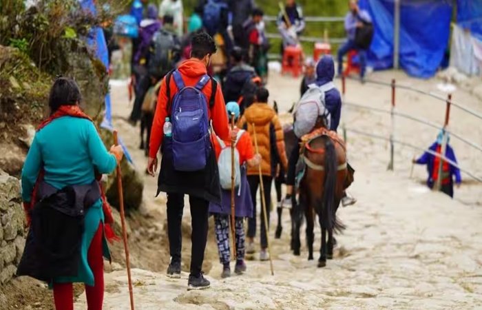 चारधाम यात्रा के पहले ही दिन दो श्रद्धालुओं की मौत चारधाम यात्रा के पहले ही दिन दो श्रद्धालुओं की मौत