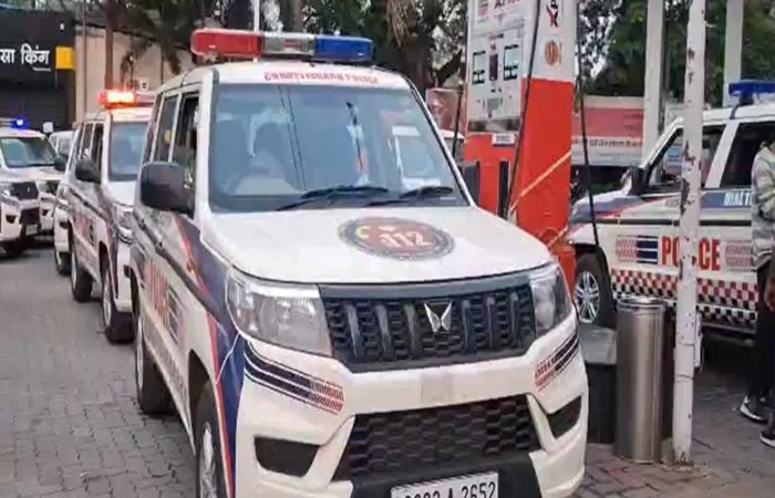 अमित शाह का छत्तीसगढ़ दौरा: डायल 112 की 400 से अधिक नई गाड़ियों को दिखाएंगे हरी झंडी, डिप्टी सीएम शर्मा बोले – अब पूरे प्रदेश में मिलेगी बेहतर आपात सेवा सुविधा अमित शाह का छत्तीसगढ़ दौरा: डायल 112 की 400 से अधिक नई गाड़ियों को दिखाएंगे हरी झंडी, डिप्टी सीएम शर्मा बोले – अब पूरे प्रदेश में मिलेगी बेहतर आपात सेवा सुविधा