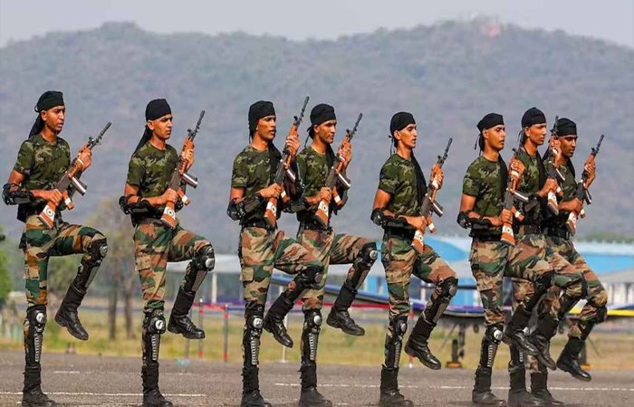 Indian Army Recruitment: 1 जून से शुरू होगी ऑनलाइन परीक्षा, छत्तीसगढ़ के 5 शहरों में बनाए गए परीक्षा केंद्र; जानें एडमिट कार्ड डाउनलोड करने की पूरी प्रक्रिया Indian Army Recruitment: 1 जून से शुरू होगी ऑनलाइन परीक्षा, छत्तीसगढ़ के 5 शहरों में बनाए गए परीक्षा केंद्र; जानें एडमिट कार्ड डाउनलोड करने की पूरी प्रक्रिया
