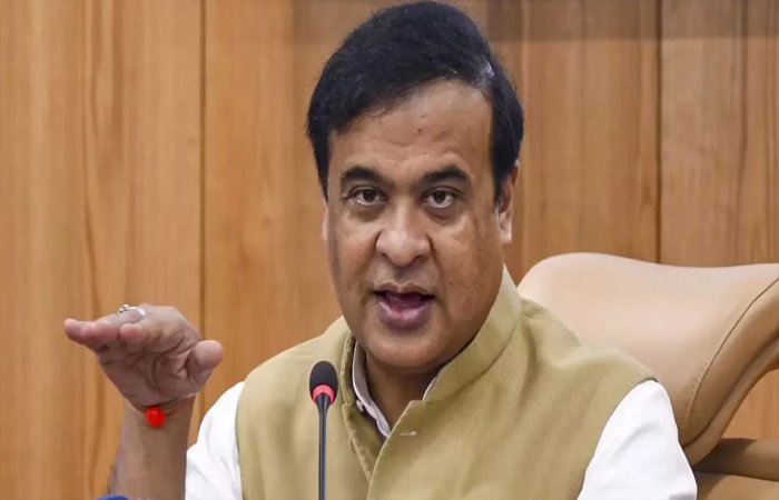 हिमंता बिस्वा सरमा दूसरी बार बने असम के CM, BJP-सहयोगी दलों के मंत्रियों ने असमिया में ली शपथ हिमंता बिस्वा सरमा दूसरी बार बने असम के CM, BJP-सहयोगी दलों के मंत्रियों ने असमिया में ली शपथ