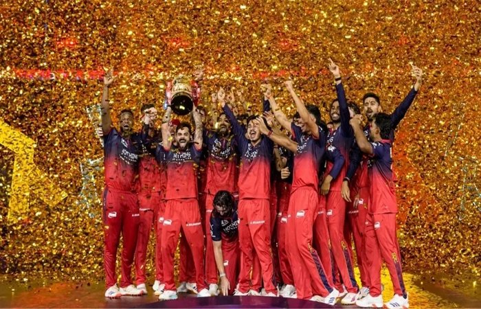 IPL 2026 Prize Money: RCB ने जीता लगातार दूसरा खिताब, चैंपियन टीम पर हुई करोड़ों की बारिश IPL 2026 Prize Money: RCB ने जीता लगातार दूसरा खिताब, चैंपियन टीम पर हुई करोड़ों की बारिश