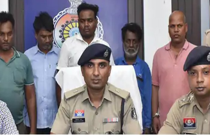 नकली सोने का बड़ा खेल उजागर: आधे दाम पर बेचकर लोगों को ठगने वाले 5 लोग गिरफ्तार