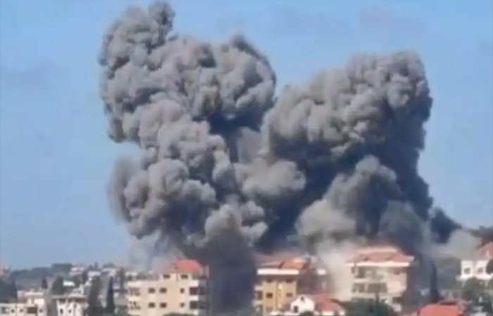 Israel-Lebanon strikes: यूएस-ईरान शांति समझौते के 24 घंटे बाद लेबनान में धमाका, इजरायली हमले में 16 की मौत Israel-Lebanon strikes: यूएस-ईरान शांति समझौते के 24 घंटे बाद लेबनान में धमाका, इजरायली हमले में 16 की मौत