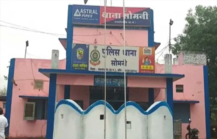 रिसॉर्ट में युवती की संदिग्ध मौत से सनसनी: साथ आए लोग फरार, पुलिस ने शुरू की जांच रिसॉर्ट में युवती की संदिग्ध मौत से सनसनी: साथ आए लोग फरार, पुलिस ने शुरू की जांच