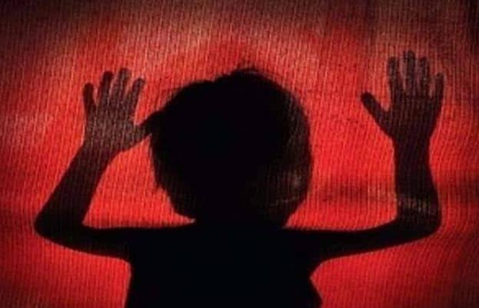 3 साल की बच्ची के साथ दरिंदगी, बिस्किट का लालच देकर किया रेप, गिरफ्तार 3 साल की बच्ची के साथ दरिंदगी, बिस्किट का लालच देकर किया रेप, गिरफ्तार