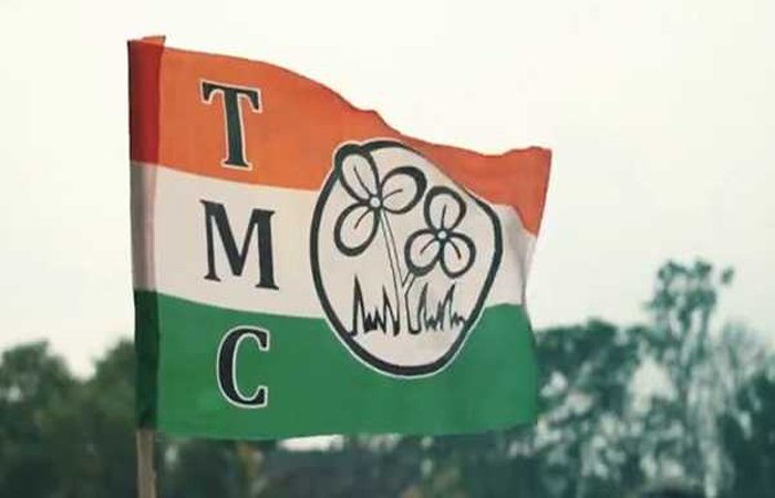 TMC में बगावत का दावा: 50 से ज्यादा विधायक अलग गुट बनाने की तैयारी में, पार्टी में मचा सियासी घमासान TMC में बगावत का दावा: 50 से ज्यादा विधायक अलग गुट बनाने की तैयारी में, पार्टी में मचा सियासी घमासान