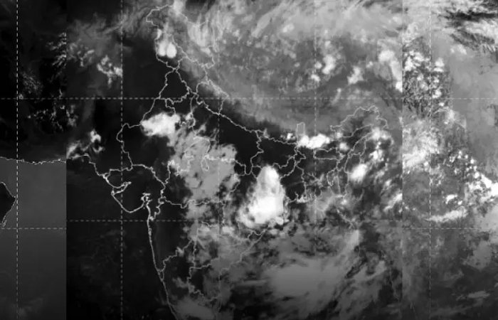 सैटेलाइट इमेजरी में मानसून बादलों की कमी से बढ़ी चिंता: मध्य प्रदेश-राजस्थान समेत 16 राज्यों में बारिश का इंतजार लंबा सैटेलाइट इमेजरी में मानसून बादलों की कमी से बढ़ी चिंता: मध्य प्रदेश-राजस्थान समेत 16 राज्यों में बारिश का इंतजार लंबा