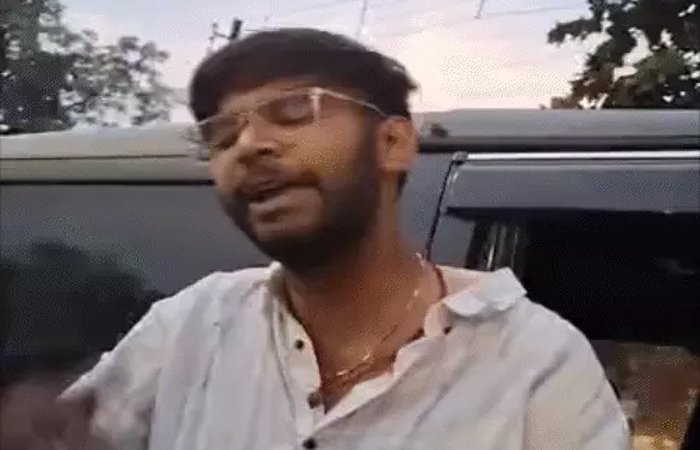 होटल कारोबारी के बेटे की दबंगई! थार से बाइक सवारों को मारी टक्कर, खुद को बताया ढेबर परिवार का सदस्य होटल कारोबारी के बेटे की दबंगई! थार से बाइक सवारों को मारी टक्कर, खुद को बताया ढेबर परिवार का सदस्य