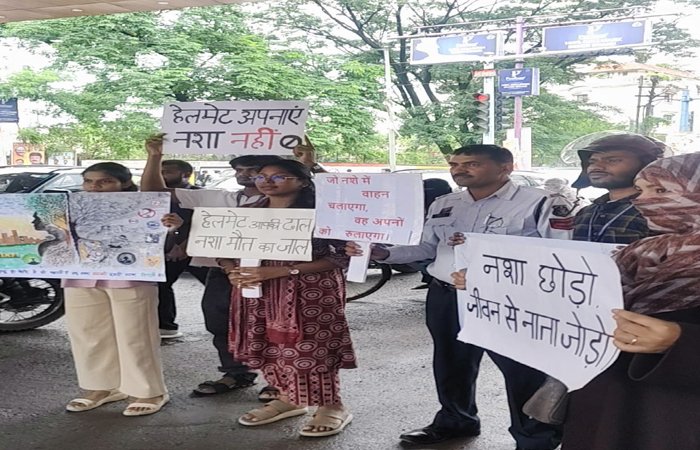 शंकर नगर चौक पर चला ‘हेलमेट अपनाएं, नशा नहीं’ अभियान, वाहन चालकों को किया जागरूक