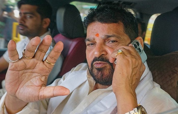 महिला पहलवान यौन शोषण मामले में बृजभूषण शरण सिंह बरी, राउज एवेन्यू कोर्ट ने सुनाया फैसला महिला पहलवान यौन शोषण मामले में बृजभूषण शरण सिंह बरी, राउज एवेन्यू कोर्ट ने सुनाया फैसला