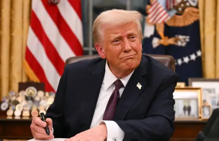 कोर्ट ने ट्रम्प का फैसला 6 दिन बाद ही पलटा: CNN समेत 3 मीडिया हाउस की व्हाइट हाउस में एंट्री पर बैन हटाया कोर्ट ने ट्रम्प का फैसला 6 दिन बाद ही पलटा: CNN समेत 3 मीडिया हाउस की व्हाइट हाउस में एंट्री पर बैन हटाया