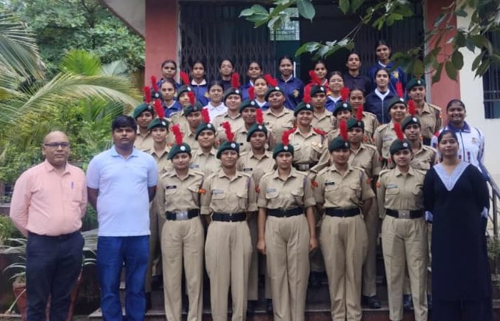 शासकीय छत्तीसगढ़ महाविद्यालय में “प्रतियोगी परीक्षाओं के माध्यम से अर्धसैनिक बलों की तैयारी कैसे करें” विषय पर कैरियर मार्गदर्शन कार्यक्रम शासकीय छत्तीसगढ़ महाविद्यालय में “प्रतियोगी परीक्षाओं के माध्यम से अर्धसैनिक बलों की तैयारी कैसे करें” विषय पर कैरियर मार्गदर्शन कार्यक्रम