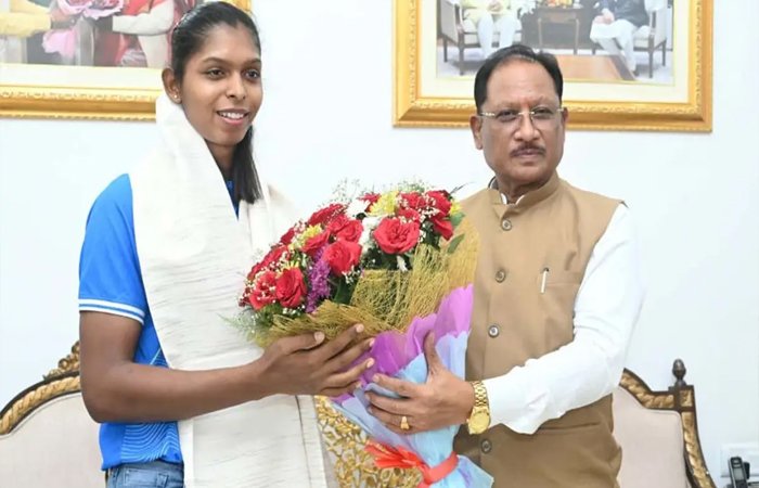 गोल्ड जीतकर लौटी छत्तीसगढ़ की बिटिया: सीएम साय ने किया सम्मानित, 51 लाख की प्रोत्साहन राशि देने का ऐलान गोल्ड जीतकर लौटी छत्तीसगढ़ की बिटिया: सीएम साय ने किया सम्मानित, 51 लाख की प्रोत्साहन राशि देने का ऐलान