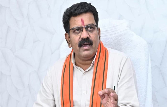 झीरम कांड के फैसले पर सियासत तेज, विजय शर्मा ने भूपेश बघेल को फिर दी बहस की चुनौती झीरम कांड के फैसले पर सियासत तेज, विजय शर्मा ने भूपेश बघेल को फिर दी बहस की चुनौती