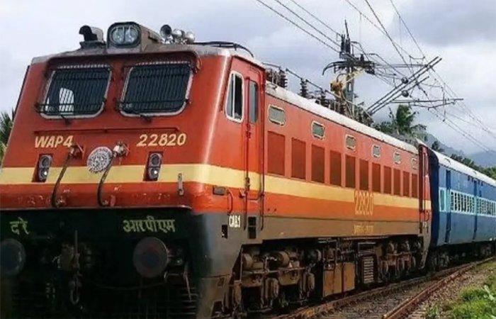 RRB NTPC UG Recruitment 2026: रेलवे में 1,688 पदों पर निकली भर्ती, ऐसे करें आवेदन RRB NTPC UG Recruitment 2026: रेलवे में 1,688 पदों पर निकली भर्ती, ऐसे करें आवेदन