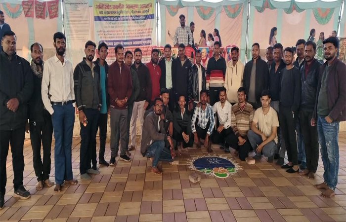 न्यायालय से जीत, मंत्रियों की सिफारिश, फिर भी चौखट पर सन्नाटा: नवा रायपुर में 24 दिसंबर से आमरण अनशन पर डटे डी.एड अभ्यर्थी न्यायालय से जीत, मंत्रियों की सिफारिश, फिर भी चौखट पर सन्नाटा: नवा रायपुर में 24 दिसंबर से आमरण अनशन पर डटे डी.एड अभ्यर्थी